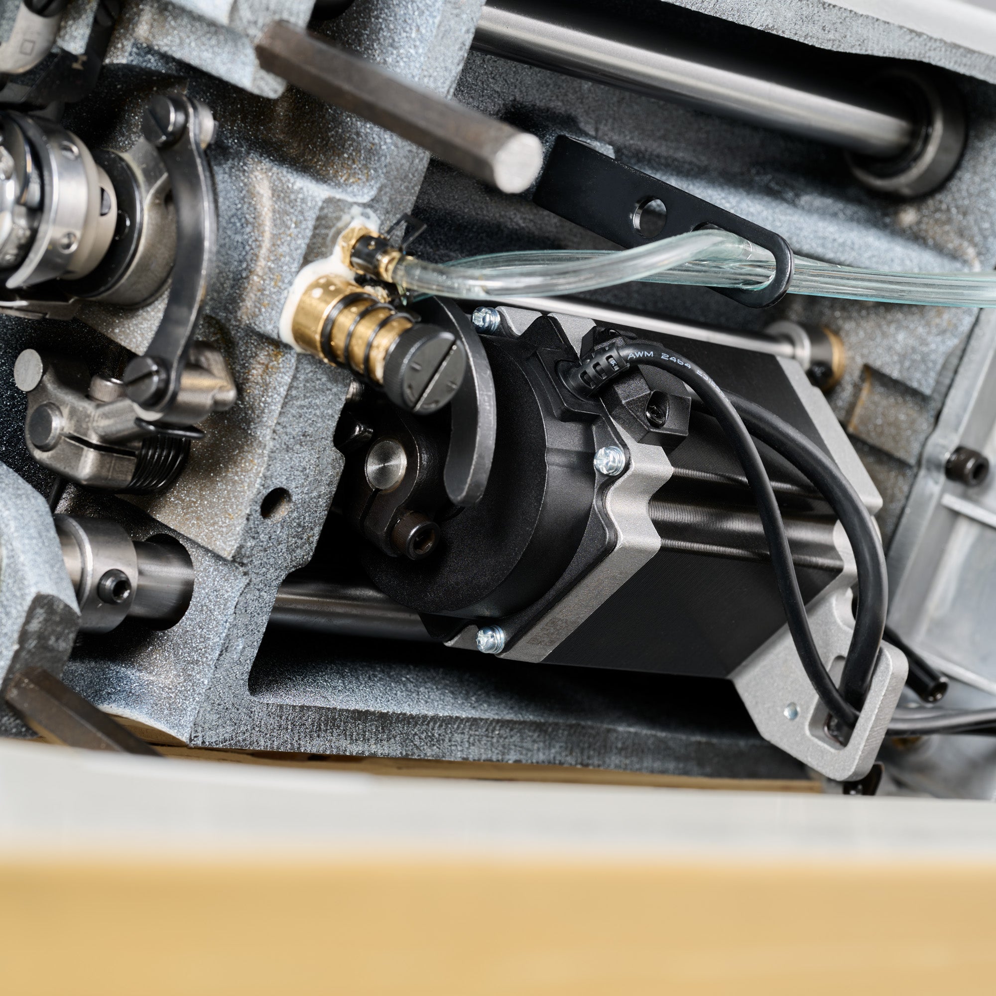 5525SD Automatischer Fadenscherer Einzelnadel-Lockstitch-Nähmaschine mit Dual Direct Drive